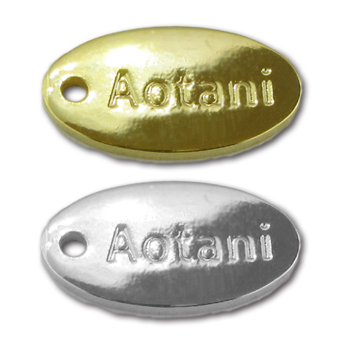 アクセサリープレート　ブランドプレート　金型刻印　光沢メッキ仕上げ