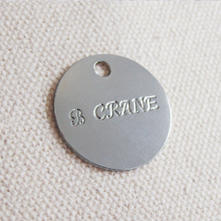 アクセサリープレート　ブランドプレート　B CRANE 様　真鍮製／光沢銀色メッキ／金型刻印