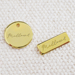 アクセサリープレート　ブランドプレート　Mellow＆ 様　真鍮製／光沢金メッキ／レーザー刻印