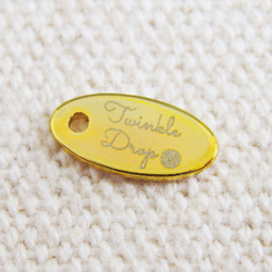 アクセサリープレート　ブランドプレート　Twinkle Drop 様　真鍮製／光沢金メッキ／レーザー刻印