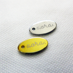 アクセサリープレート　ブランドプレート　 aora＊schwester　真鍮製／光沢金・銀色メッキ／レーザー刻印