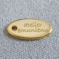 アクセサリープレート　ブランドプレート　atelier emunienu 様　真鍮製／光沢金メッキ／レーザー刻印