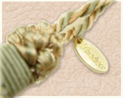 アクセサリープレート　ブランドプレート　Angelrose神戸様　真鍮製／光沢金メッキ／金型刻印