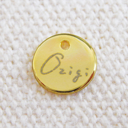 アクセサリープレート　ブランドプレート　ozigi 様　真鍮製／光沢金メッキ／レーザー刻印